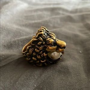 Gucci Gold/Pearl Lion Head Ring 6.5